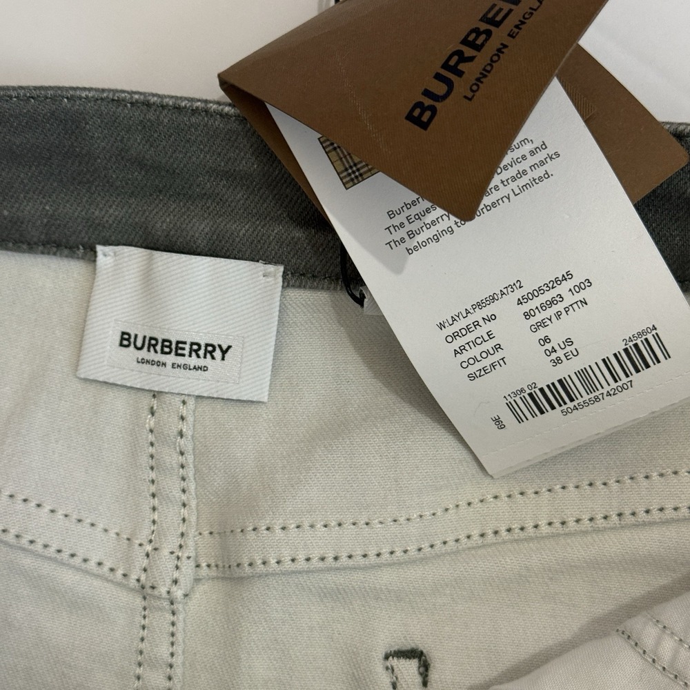 Burberry Grey Stretch Denim Victorian Portrait Print Mini Skirt.‎ US Size 4 NWT - Picture 9 of 12